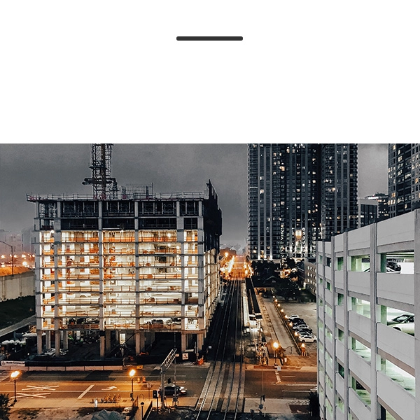 建築中